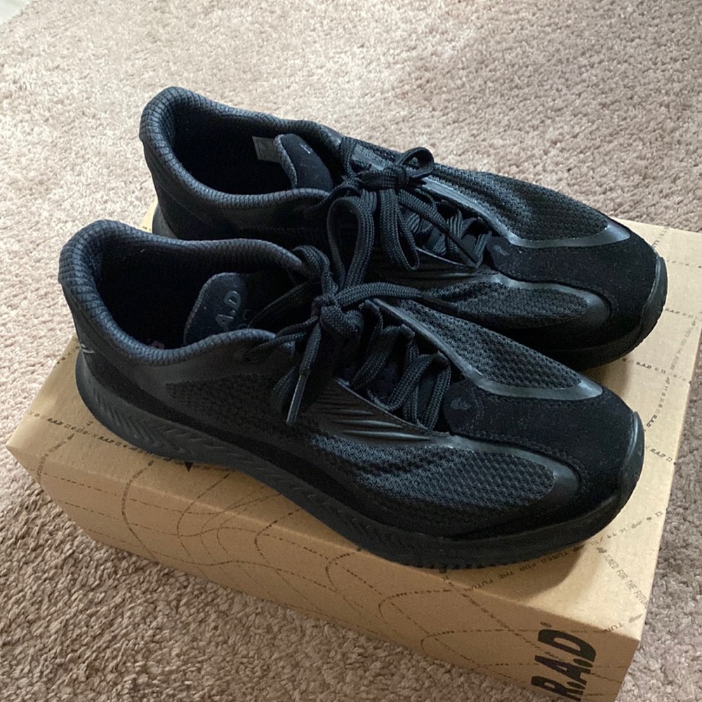 R.A.D One Pro Black on Black Men’s 8 / Women’s 9.5